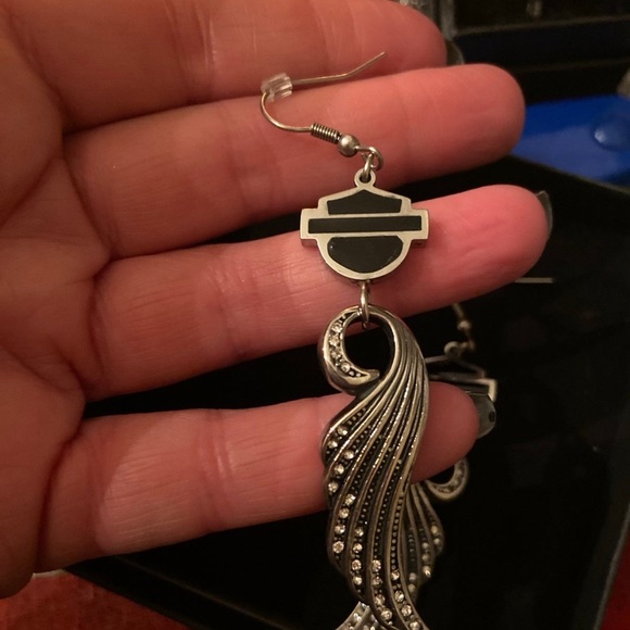 HD Wing Earrings - Picture 2 of 4